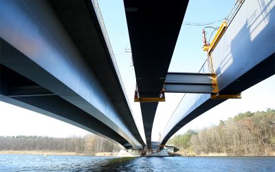 Zu Wasser: Schwertransport Petersdorfer Brücke
